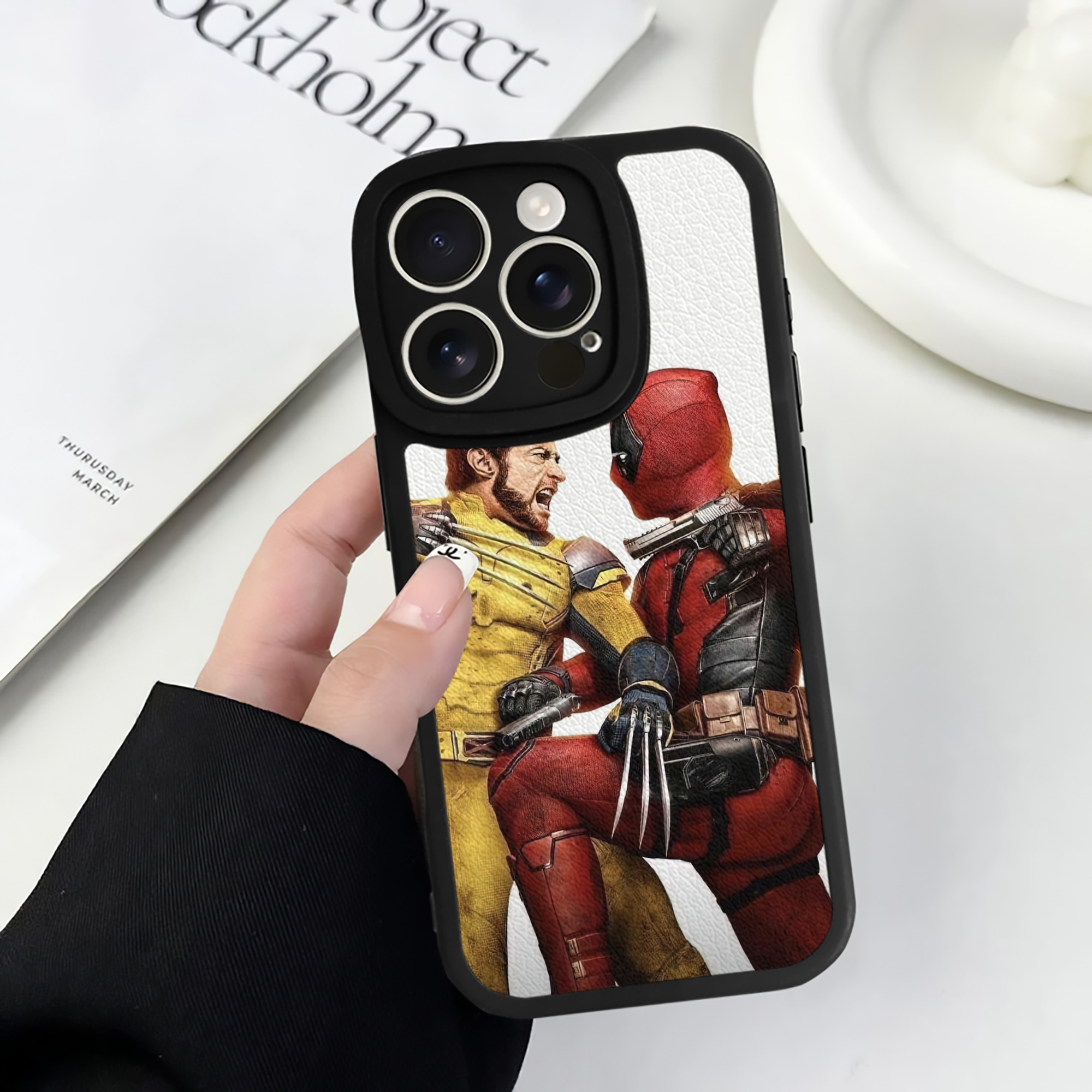 Deadpool デッドプール 【iPhone 16シリーズ対応】シリコンスマホケース（レザー調） 材質：シリコン